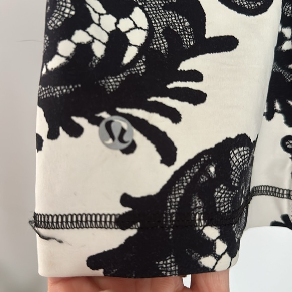 Cross bank tank Lululemon - Picture 3 of 3